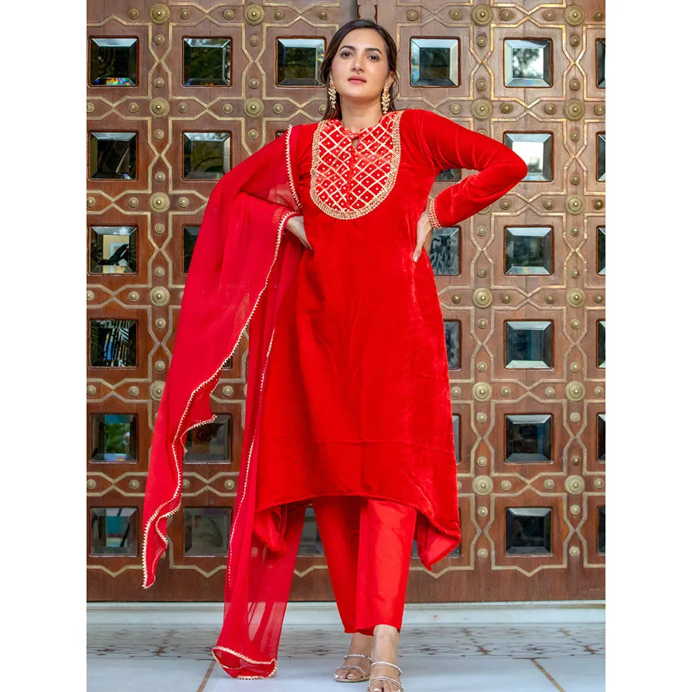 HOUSE OF JAMOTI Rose Red Velvet Kurta (Set of 3)
