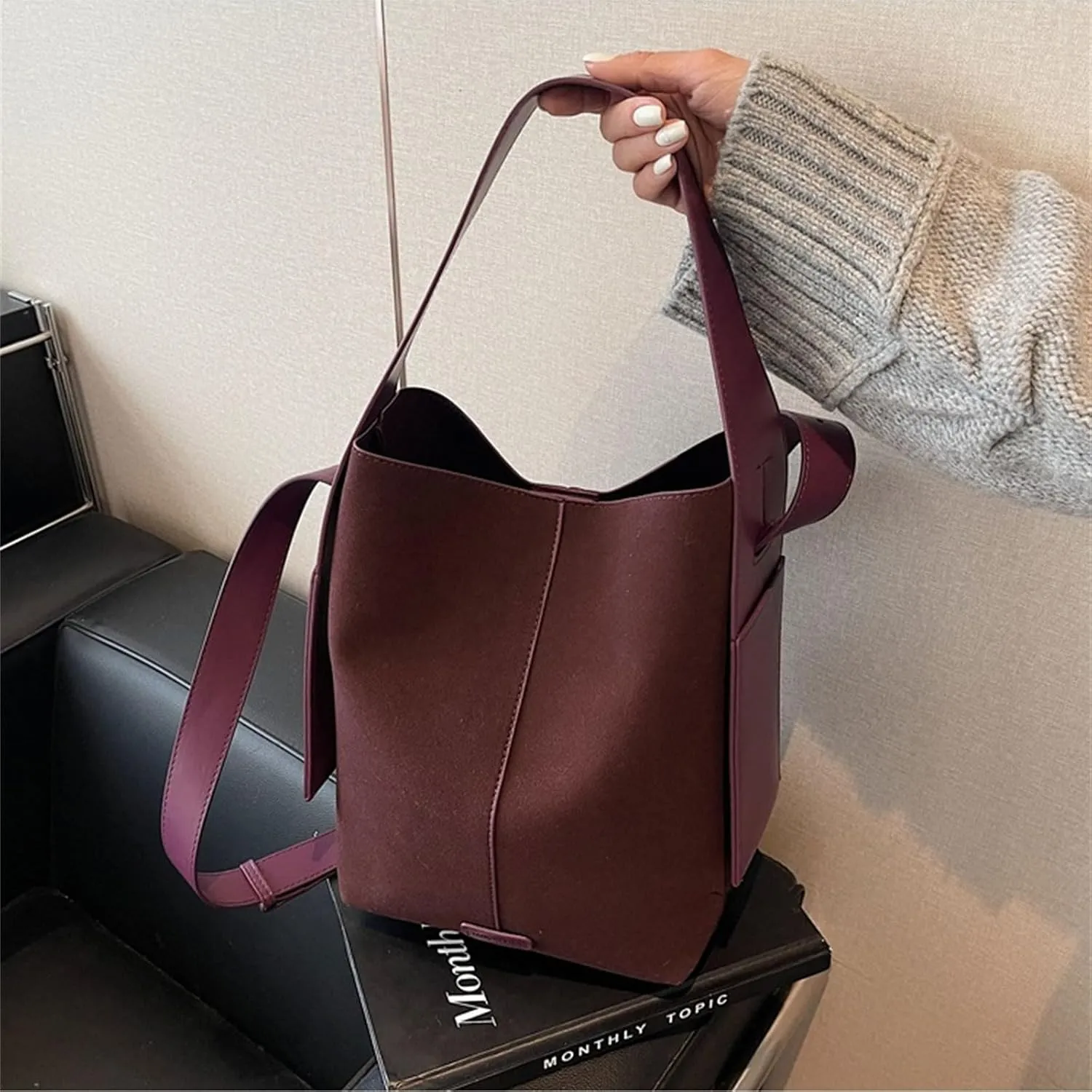 Large Capacity PU Shoulder Bag for Women Bucket Bags with Adjustable Strap Fashionable Crossbody Purse Satchel Handbag