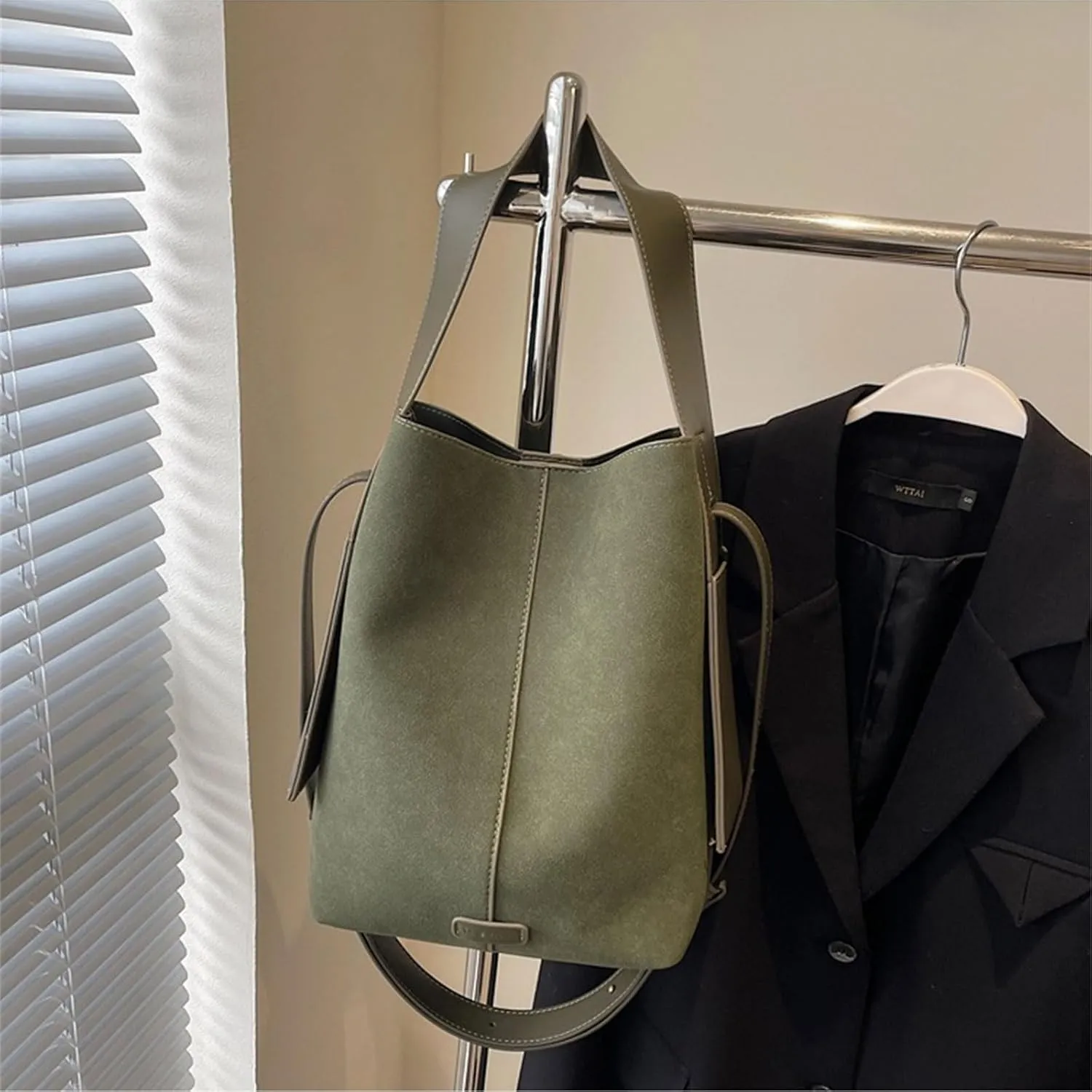 Large Capacity PU Shoulder Bag for Women Bucket Bags with Adjustable Strap Fashionable Crossbody Purse Satchel Handbag