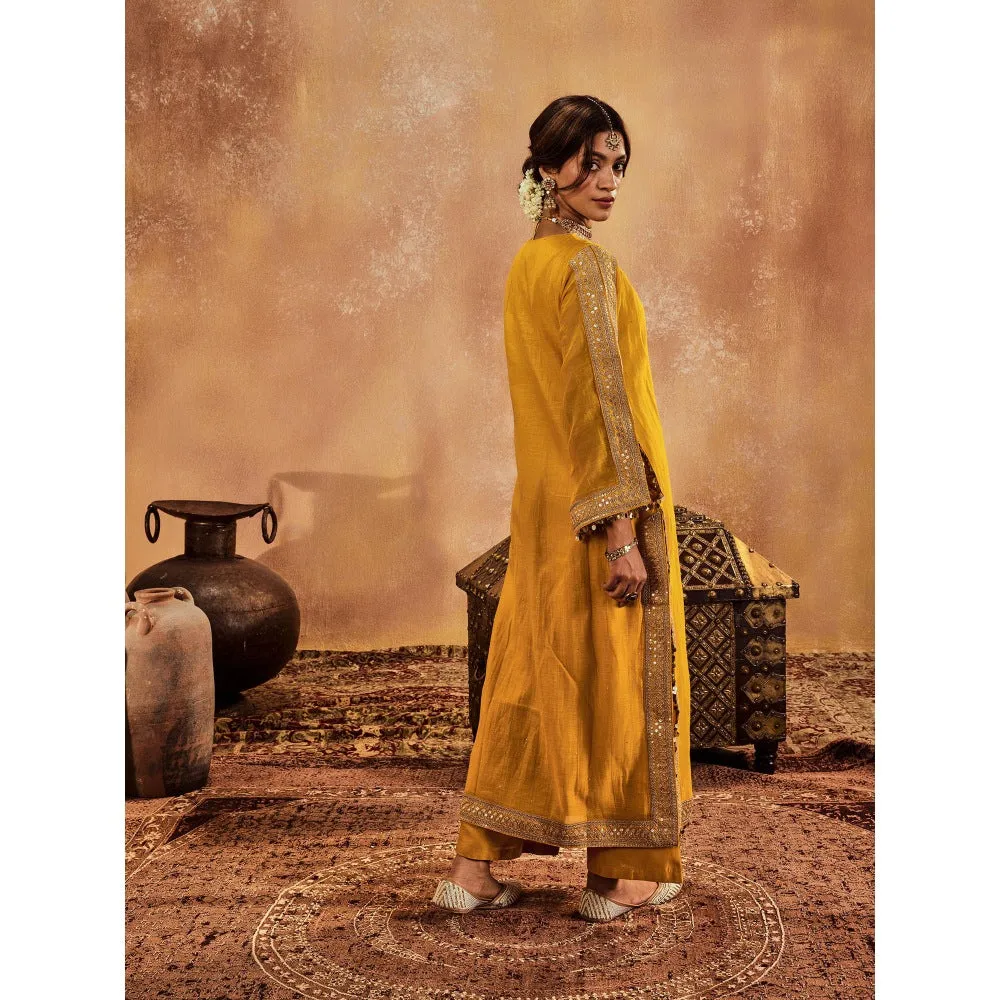 Roze Falak Yellow Kurta with Pant (Set of 2)