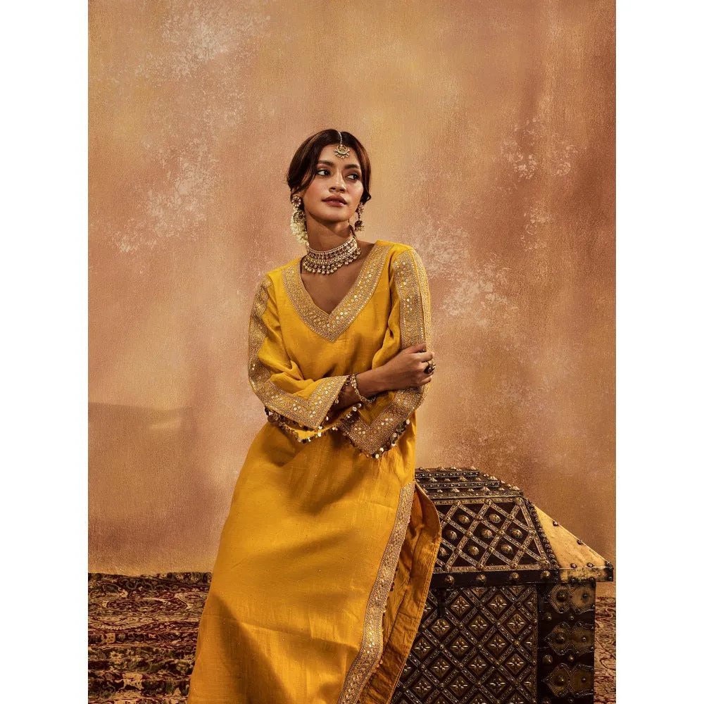Roze Falak Yellow Kurta with Pant (Set of 2)