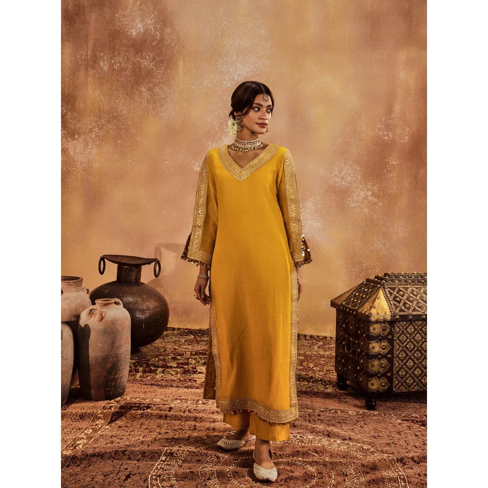 Roze Falak Yellow Kurta with Pant (Set of 2)