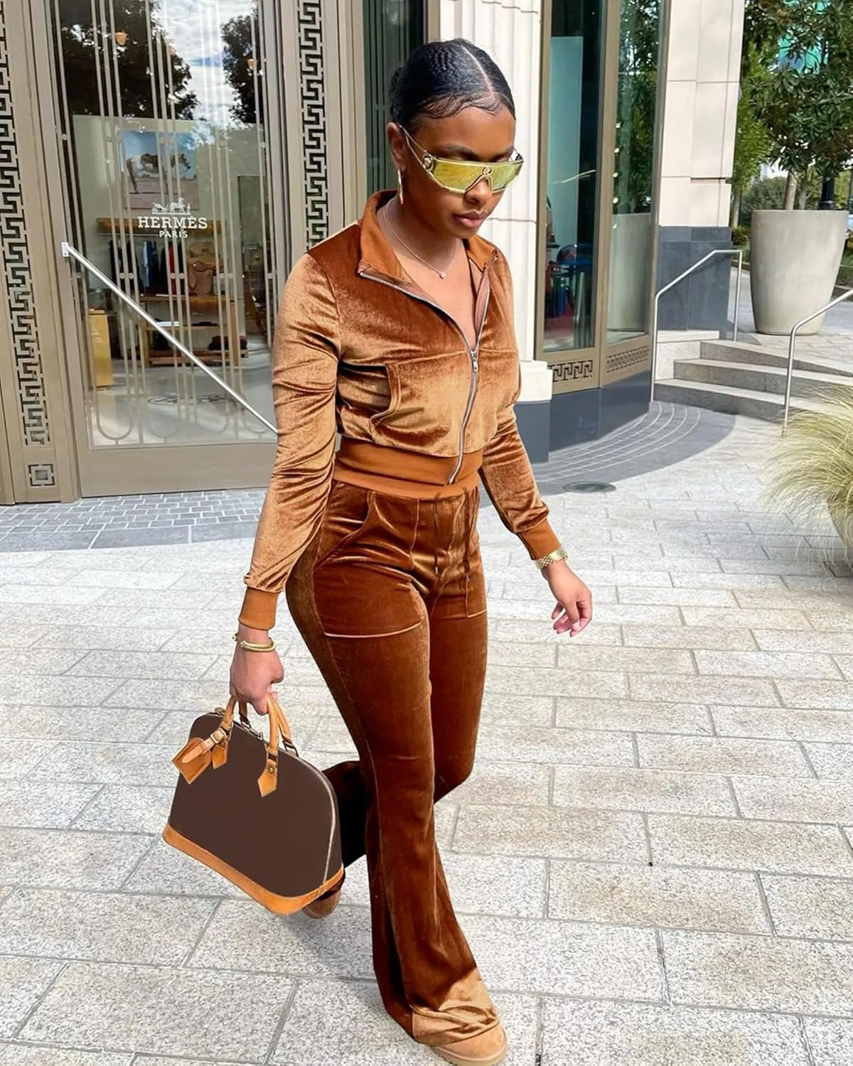 Women Velour Sweat Suits 2 Piece Outfits Tracksuits Long Sleeve Zip Up Jacket Flare Pants Cute Casual Matching Suit