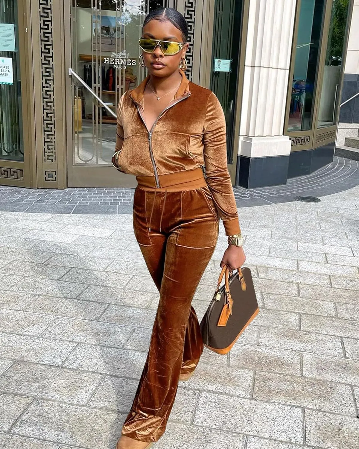 Women Velour Sweat Suits 2 Piece Outfits Tracksuits Long Sleeve Zip Up Jacket Flare Pants Cute Casual Matching Suit