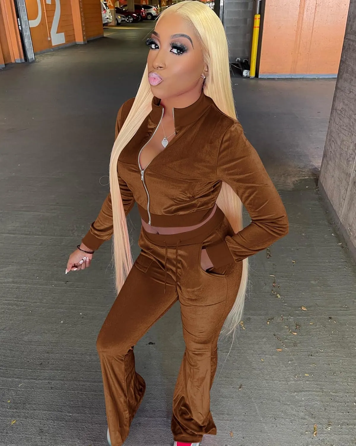 Women Velour Sweat Suits 2 Piece Outfits Tracksuits Long Sleeve Zip Up Jacket Flare Pants Cute Casual Matching Suit